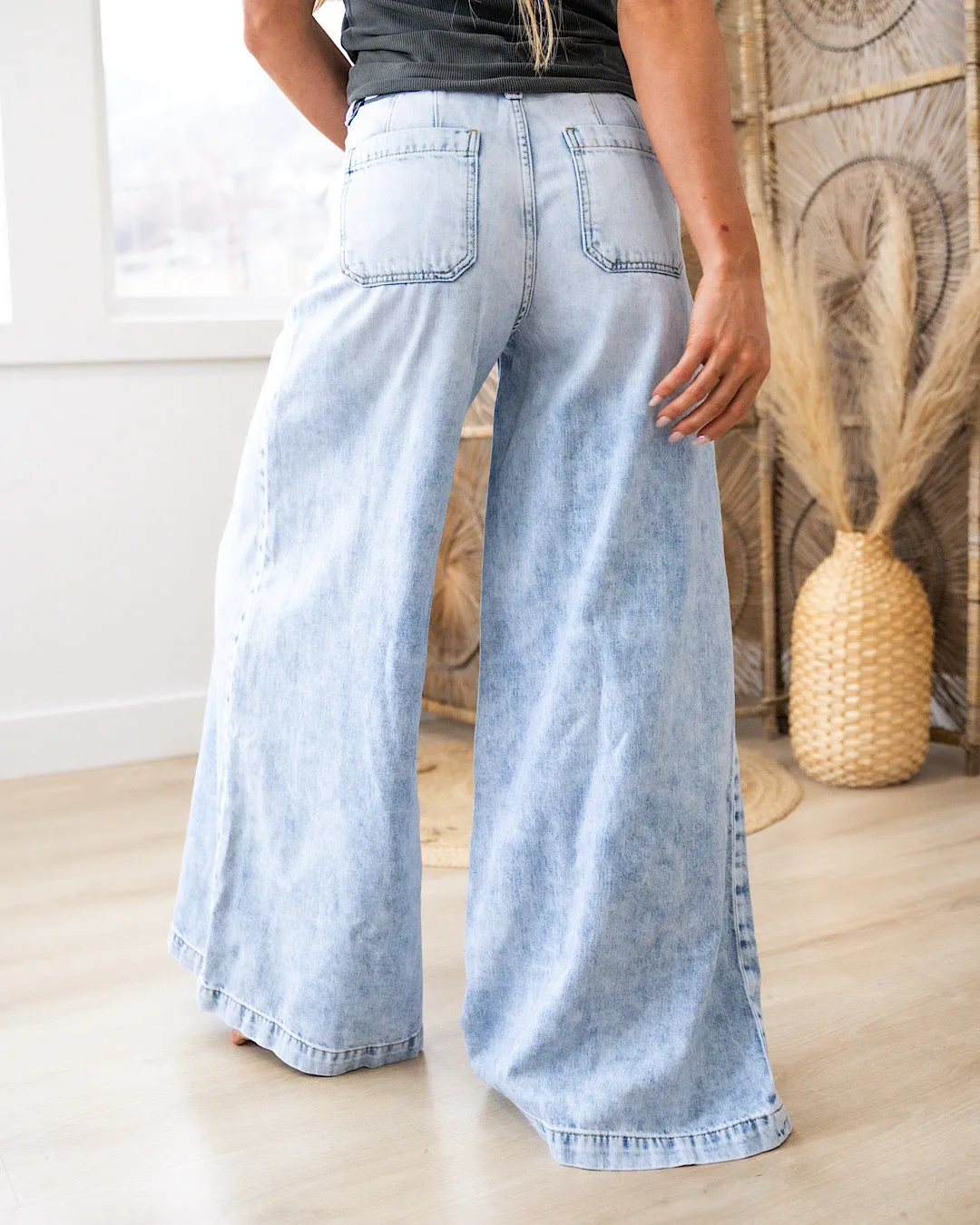 NEW! KanCan Elsie Ultra Wide Leg Jeans