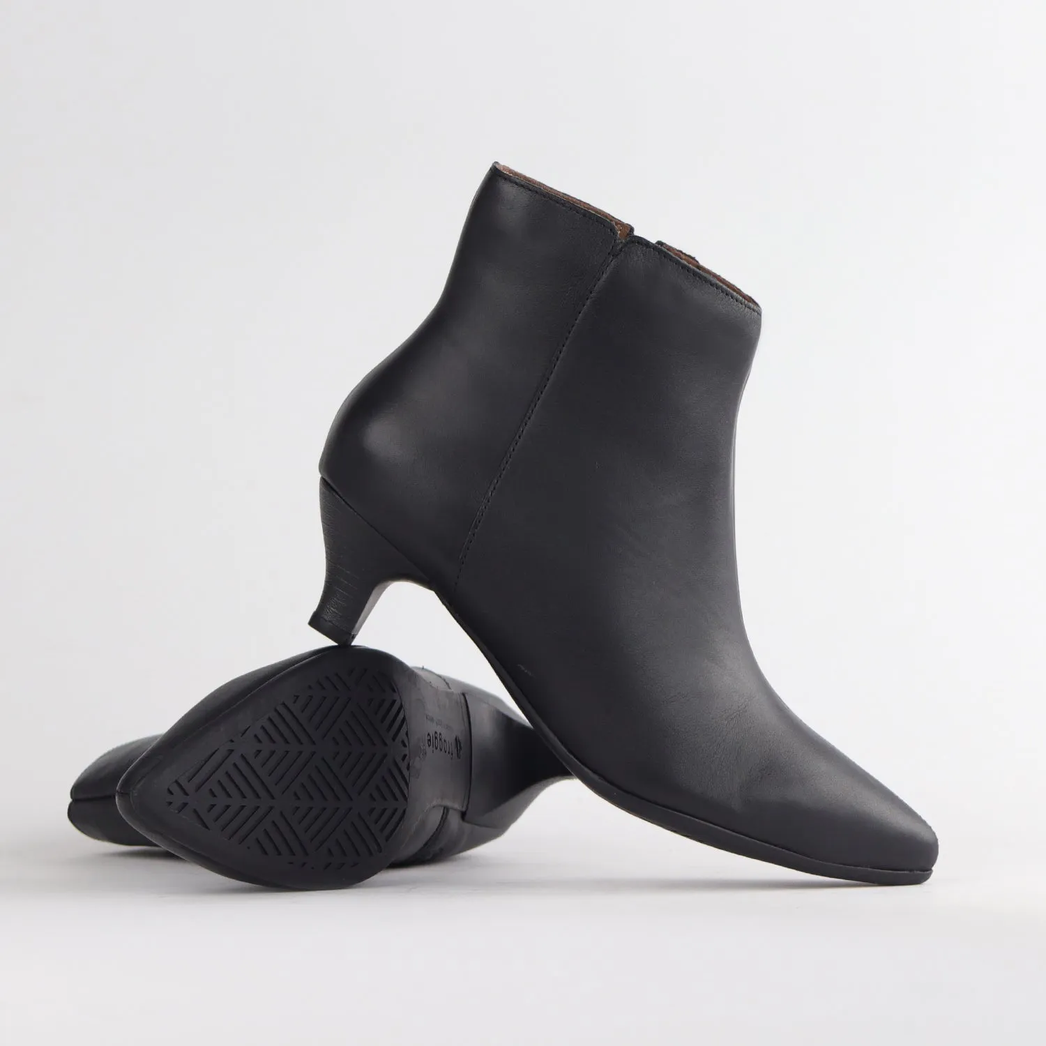 Pointed Kitten Heel Ankle Boot in Black - 12650