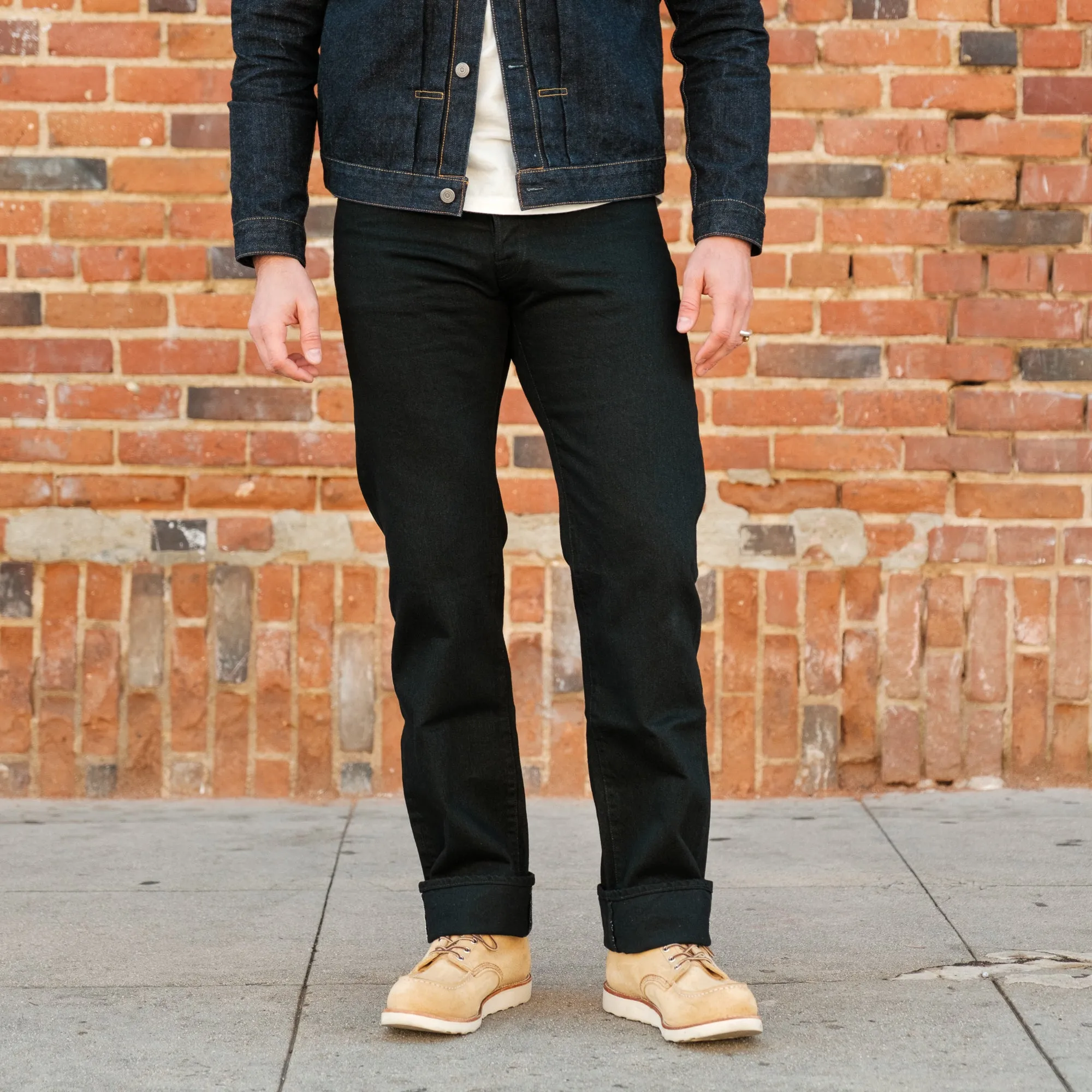 Sleek Black Straight-Cut Flat Head Jeans with Tapered Fit