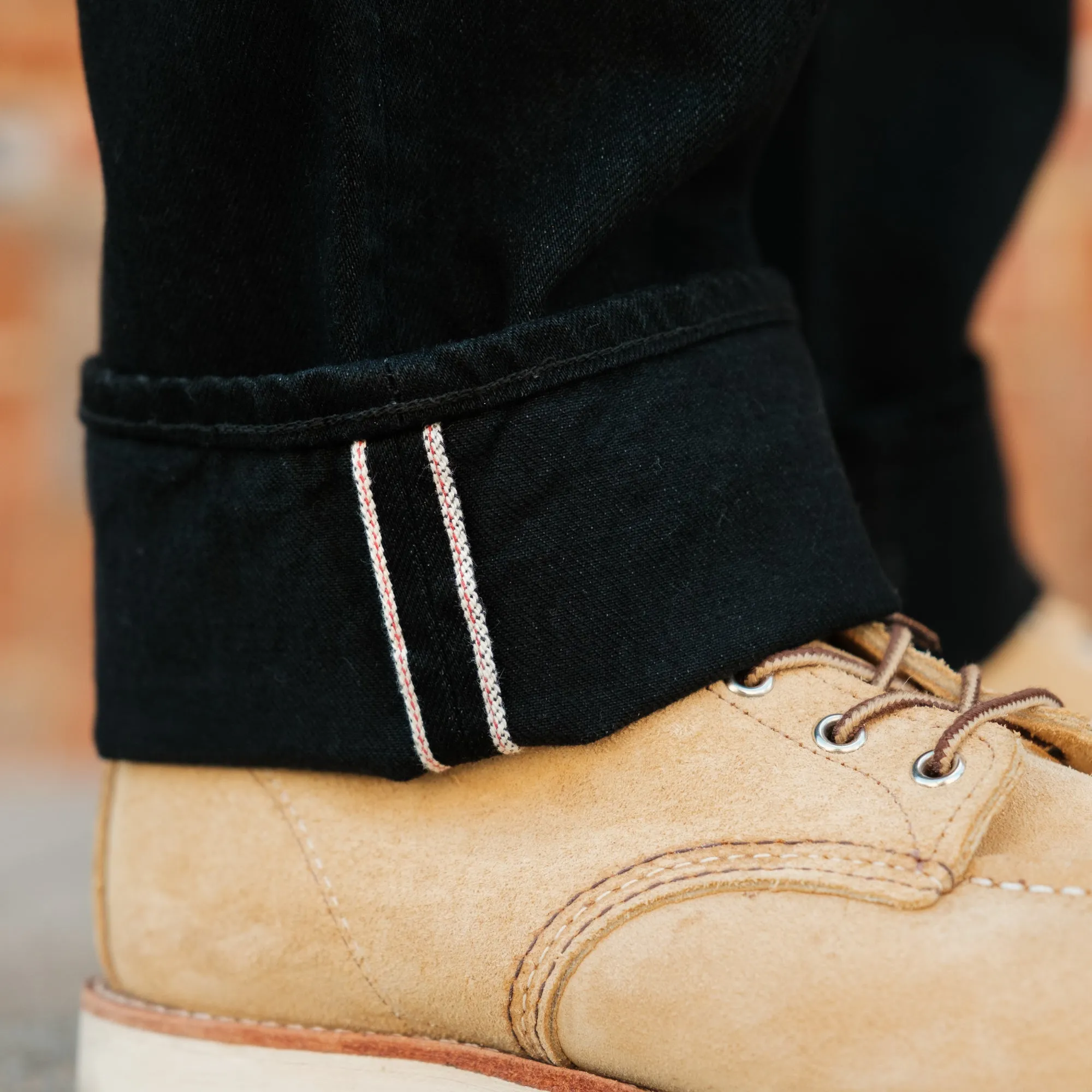 Sleek Black Straight-Cut Flat Head Jeans with Tapered Fit